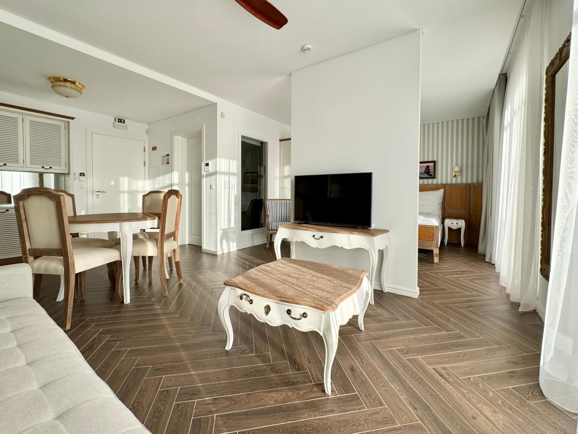 Ocean View Apartments ロウリニャン 部屋 写真