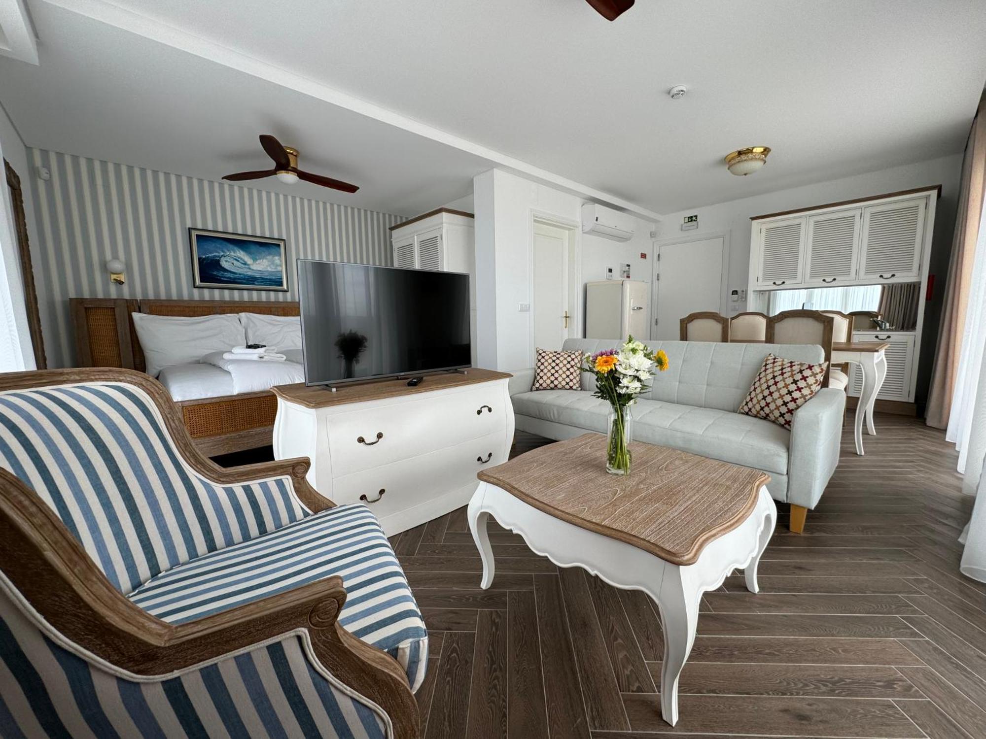 Ocean View Apartments ロウリニャン エクステリア 写真