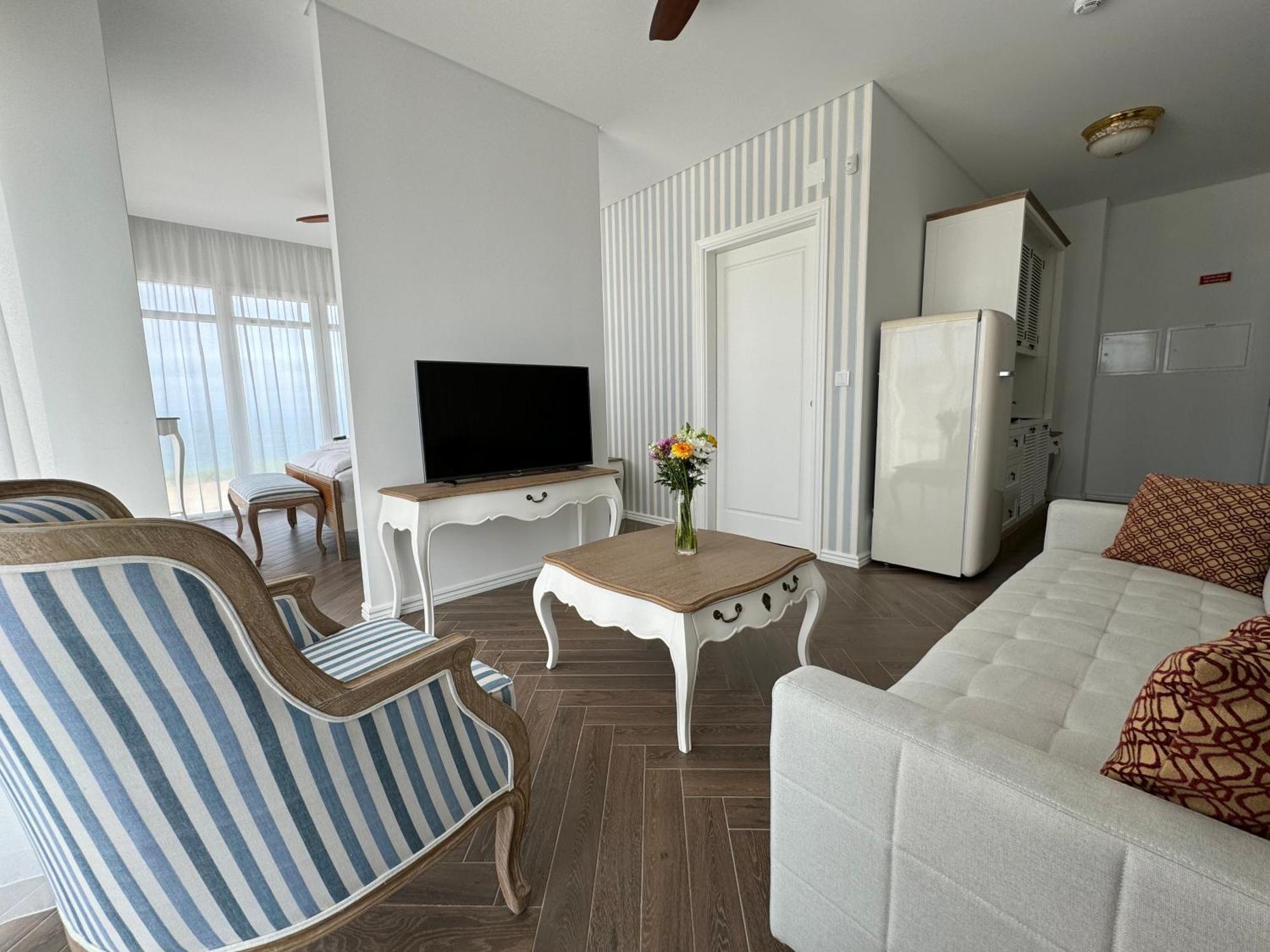 Ocean View Apartments ロウリニャン エクステリア 写真