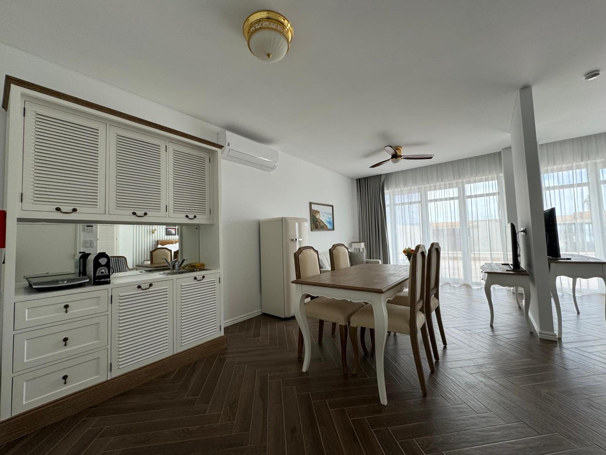 Ocean View Apartments ロウリニャン エクステリア 写真