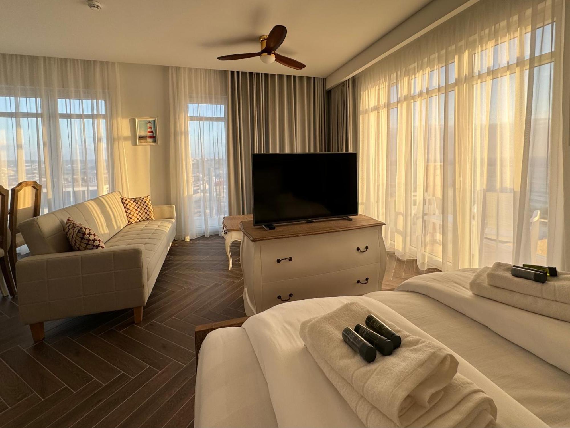 Ocean View Apartments ロウリニャン エクステリア 写真