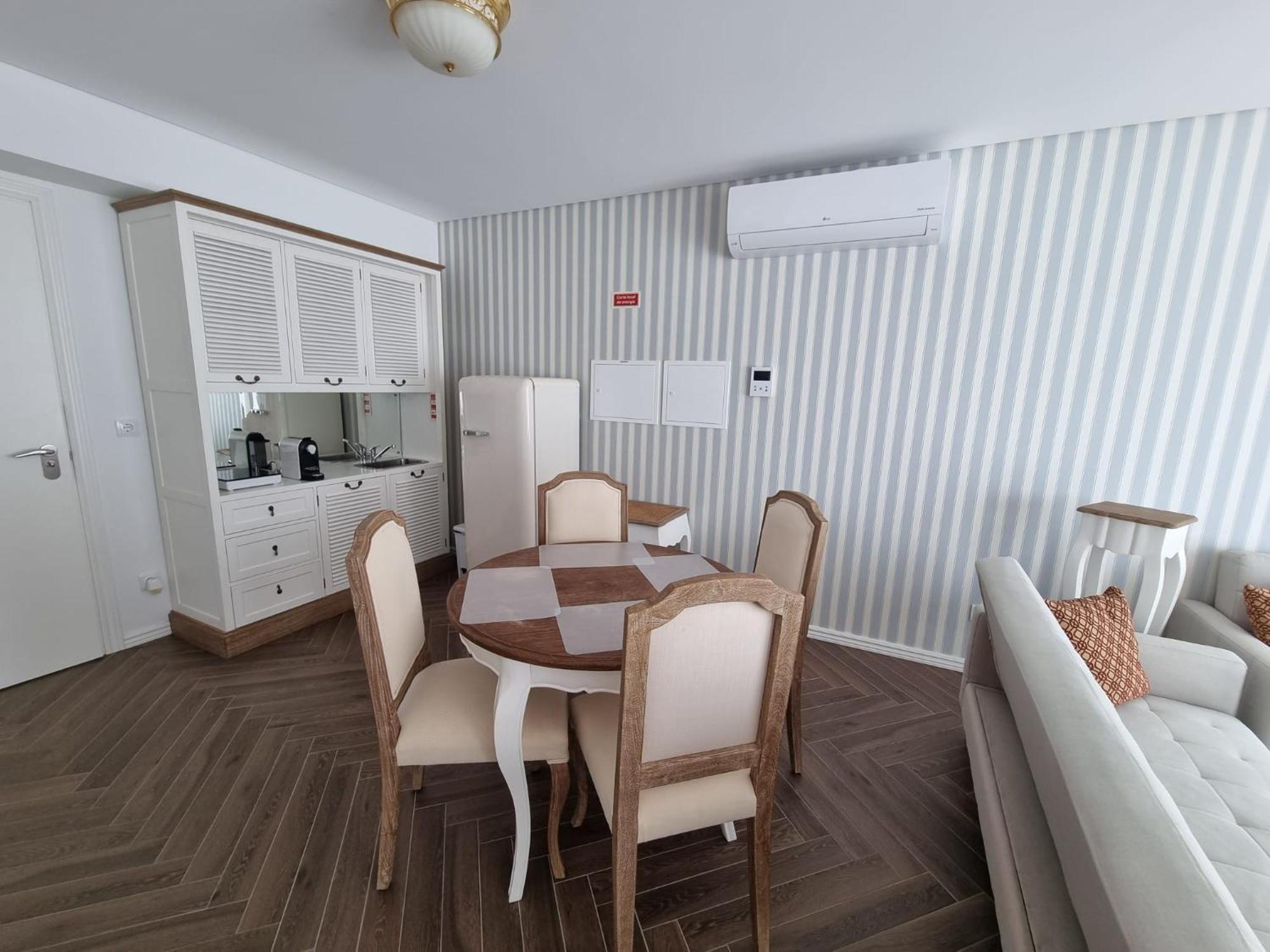 Ocean View Apartments ロウリニャン エクステリア 写真